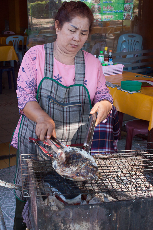 Sidewalk cafe on Quai Fa Ngum